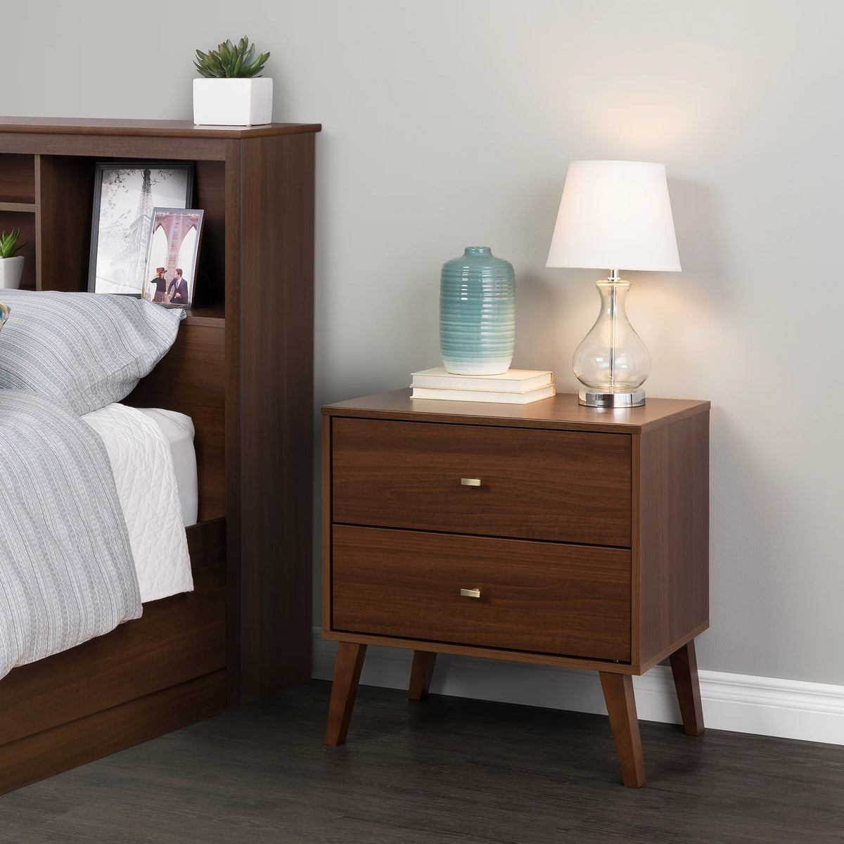 2-Drawer Nightstand D3835
