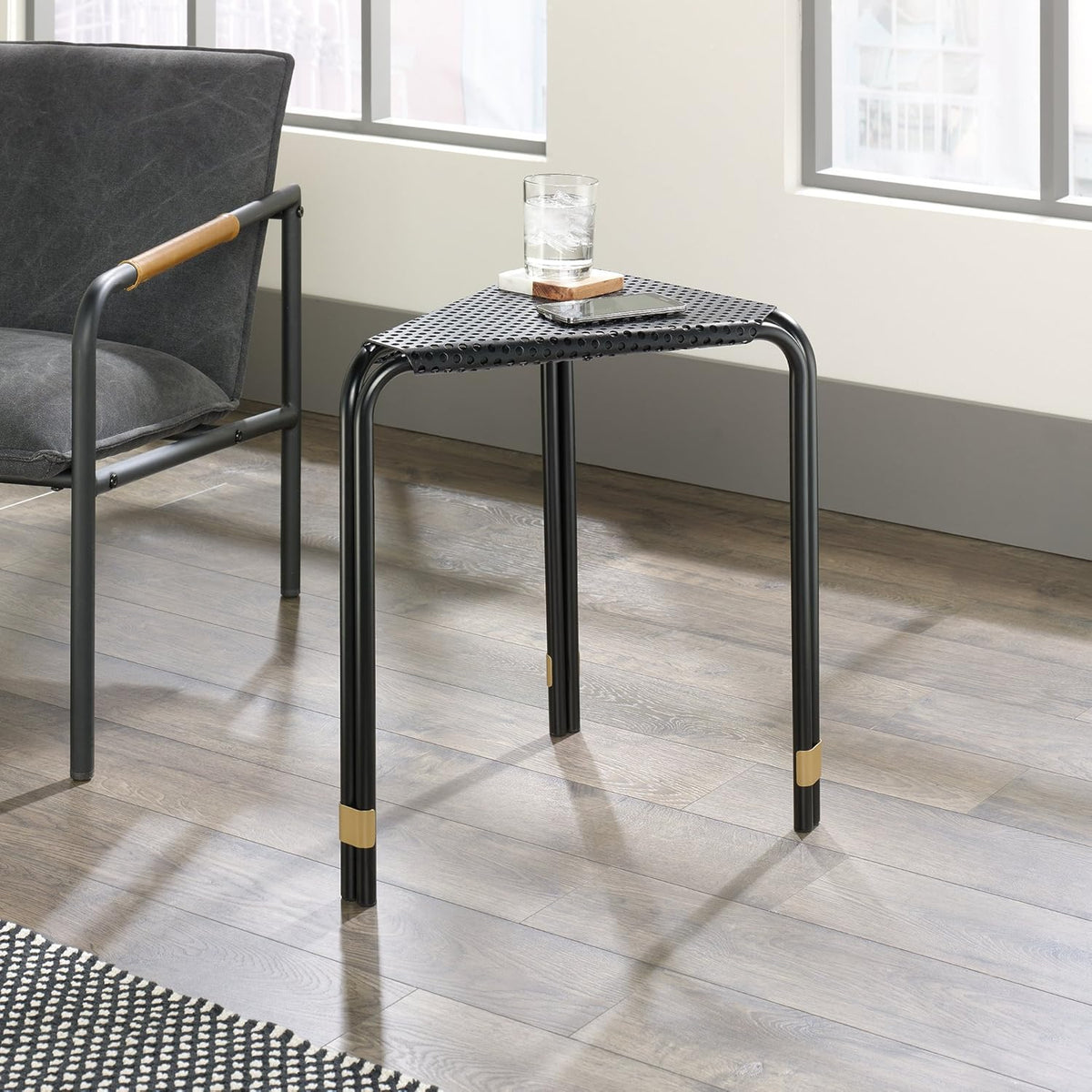 Triangular Side Table, Black finish Z6035