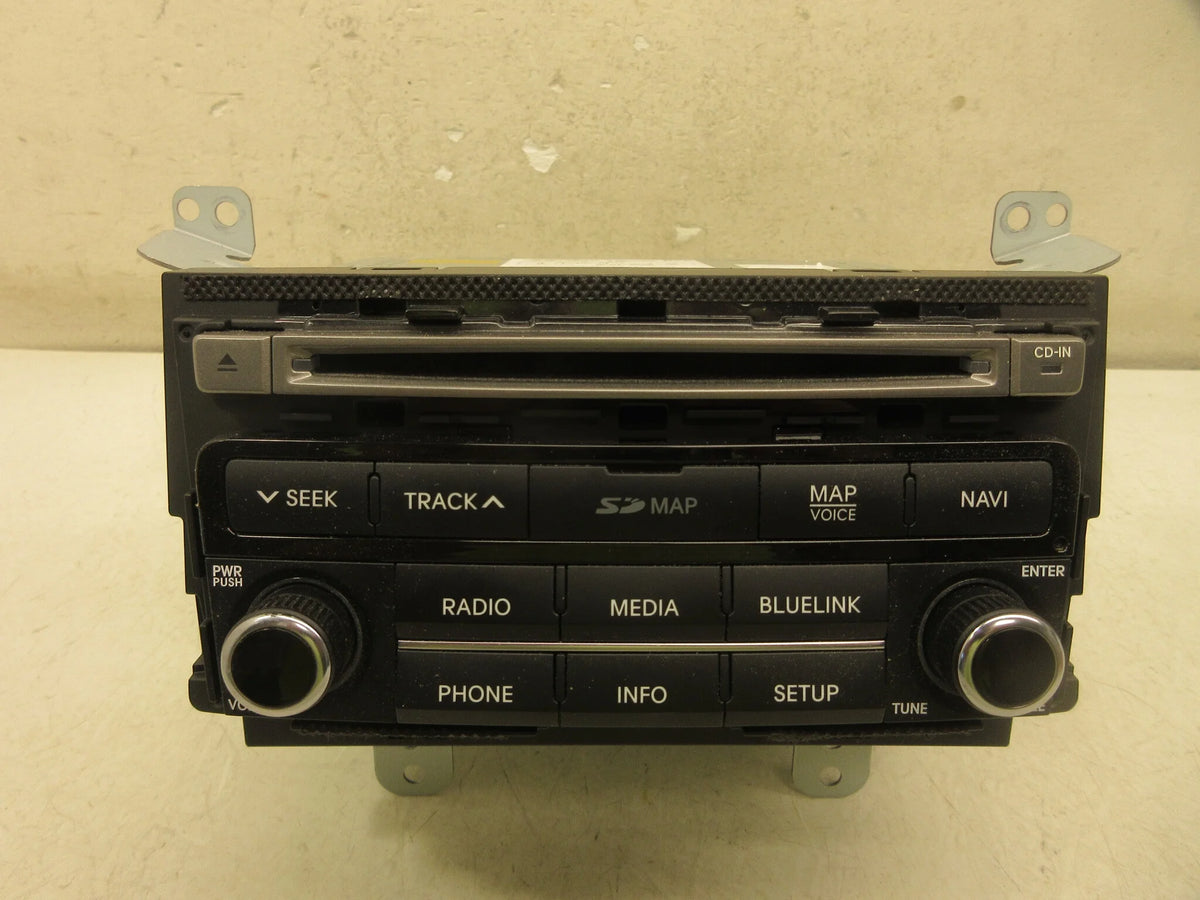 Pre-Owned AM FM CD Sirius XM Navigation Radio Player Receiver OEM N93365