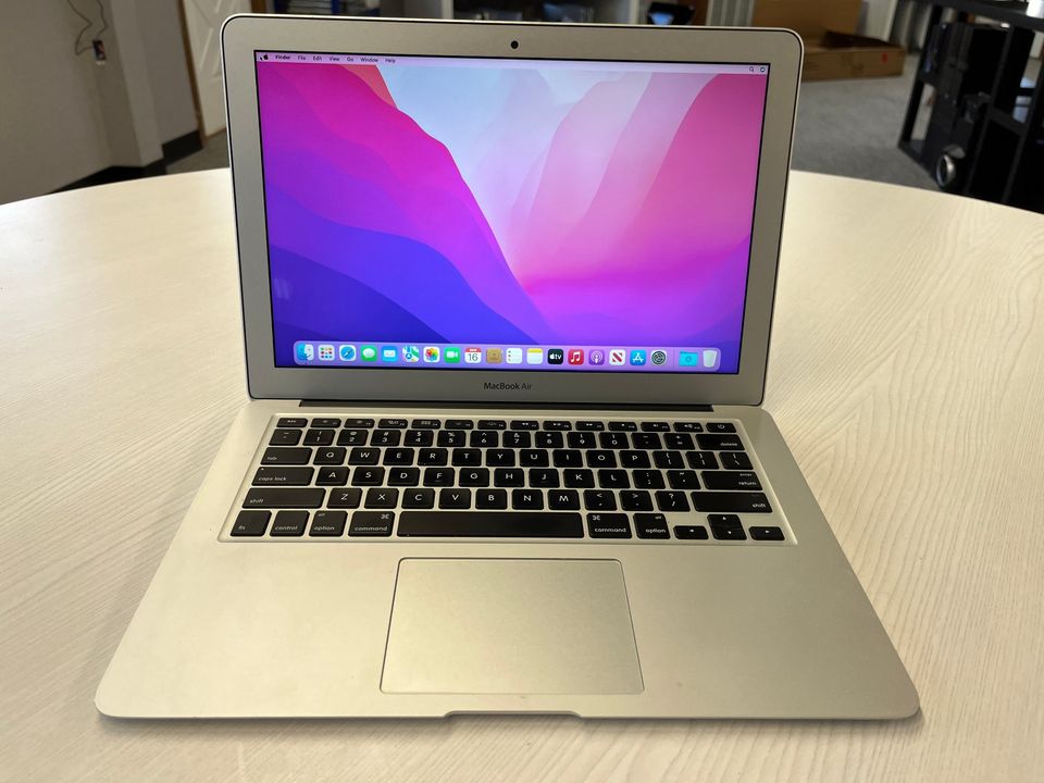 13-inch Retina Display MacBook Air with M1 chip, 8GB RAM, 512GB T85248