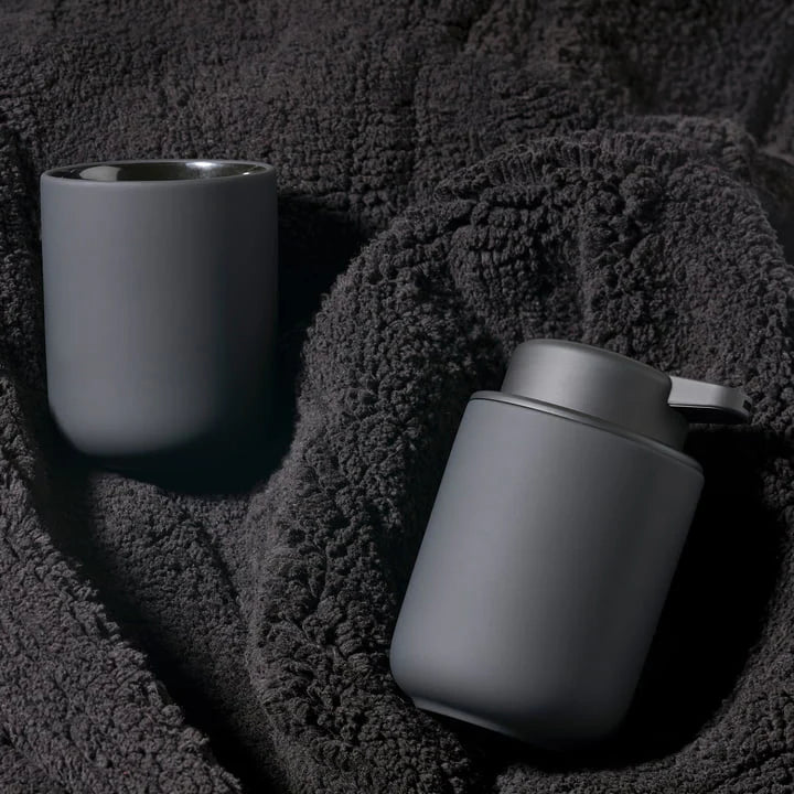 Black Toothbrush Mug C282792